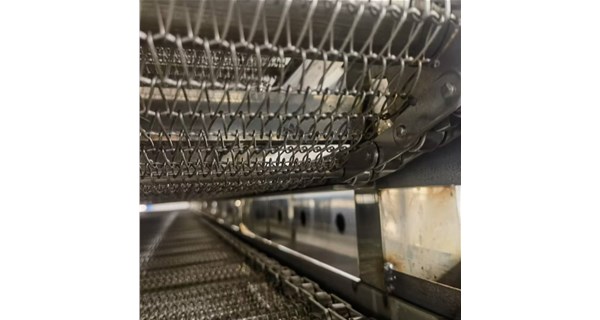 网带烘干机的网带是如何清洗和维护的？